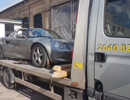 Pusass vai granātas (CV joint) lūzums pagriezienā: Kā droši apturēt auto bez stūres kontroles